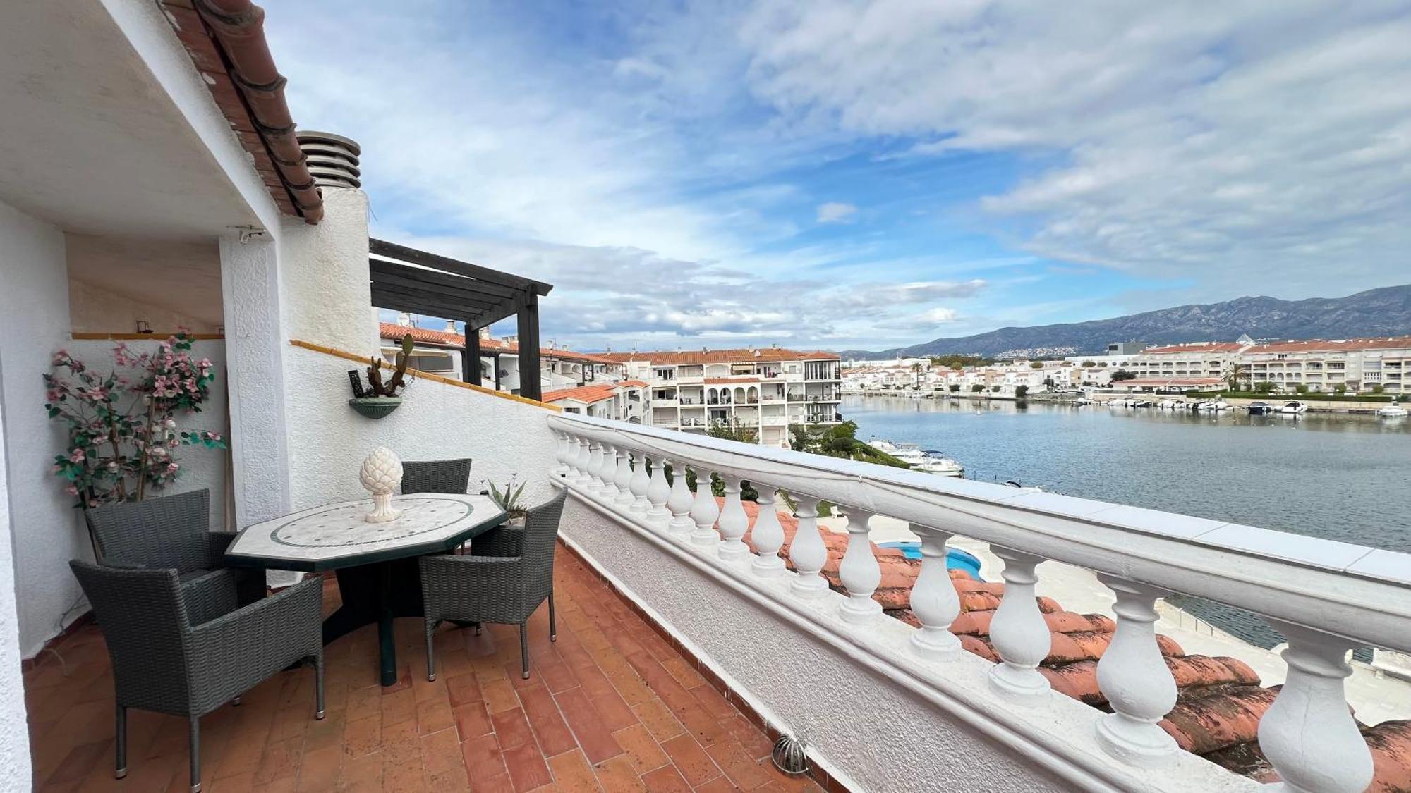 Apartamento Gran Lago Con Vistas Al Canal Емпуриабрава Екстериор снимка