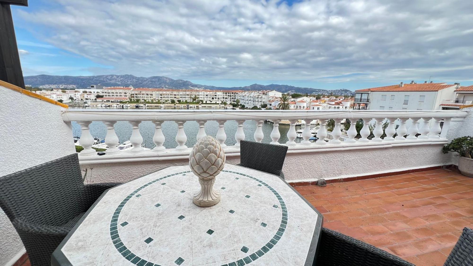 Apartamento Gran Lago Con Vistas Al Canal Емпуриабрава Екстериор снимка