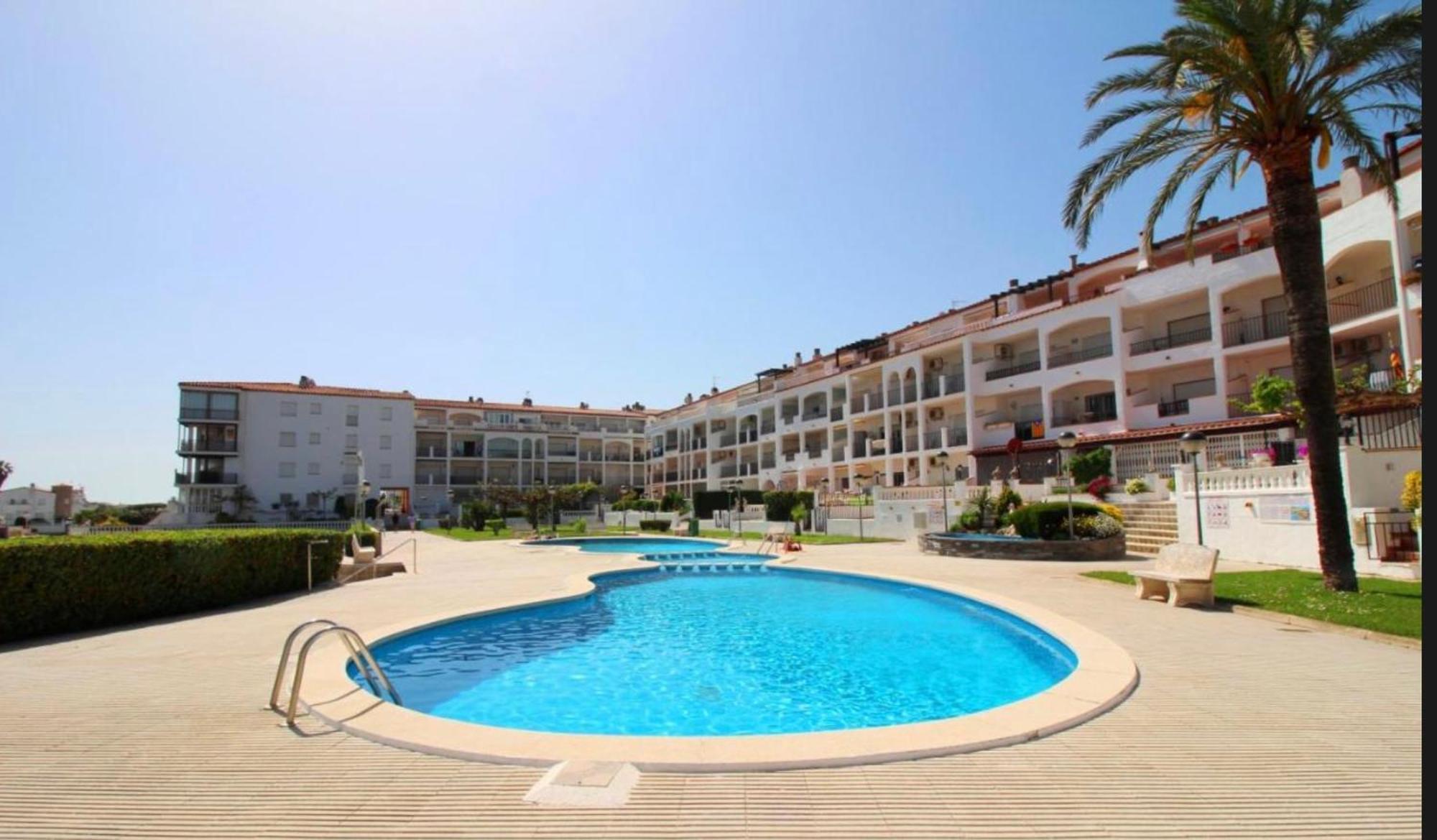 Apartamento Gran Lago Con Vistas Al Canal Емпуриабрава Екстериор снимка